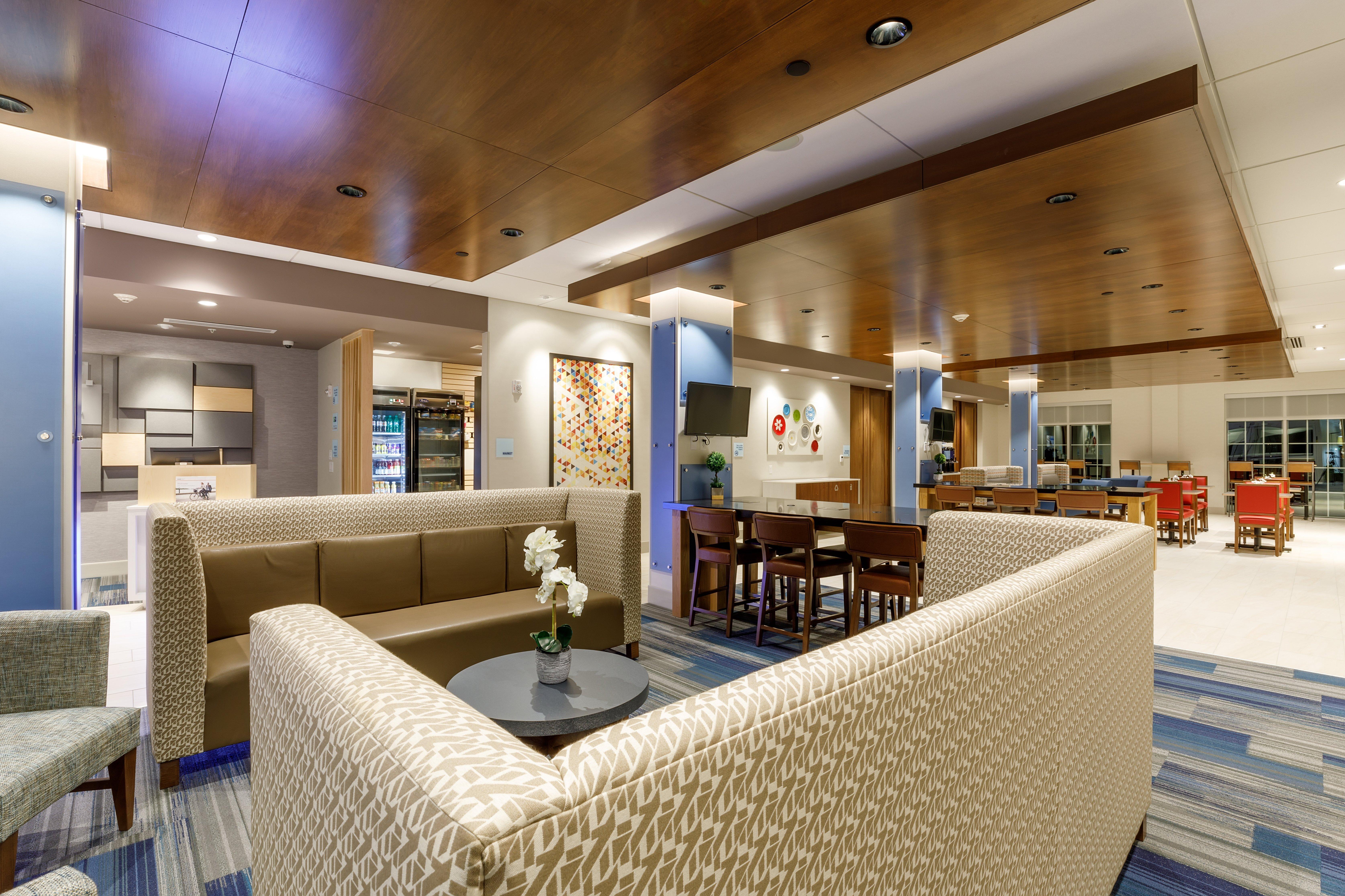 Holiday Inn Express & Suites - Sturbridge By Ihg Exteriör bild
