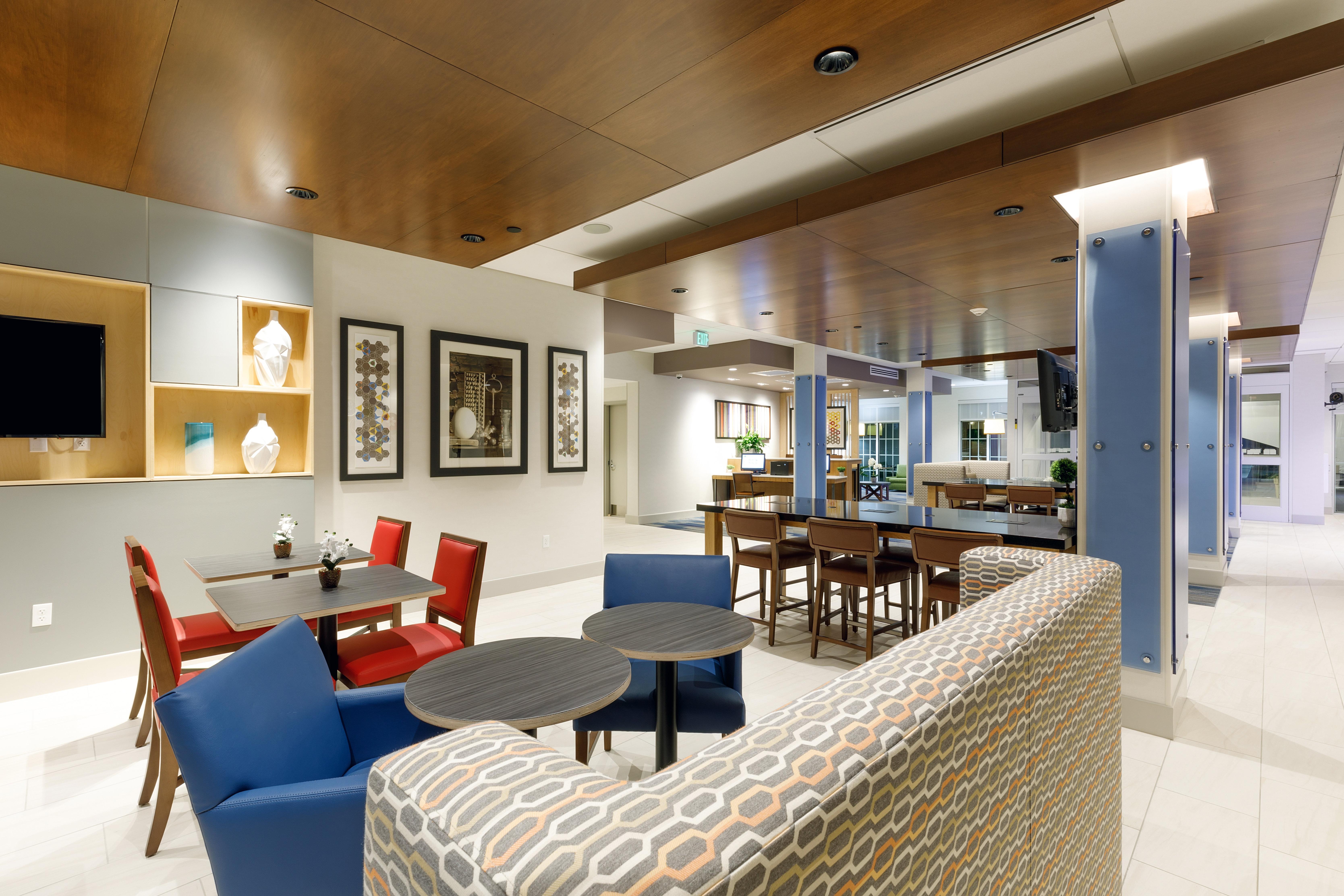 Holiday Inn Express & Suites - Sturbridge By Ihg Exteriör bild