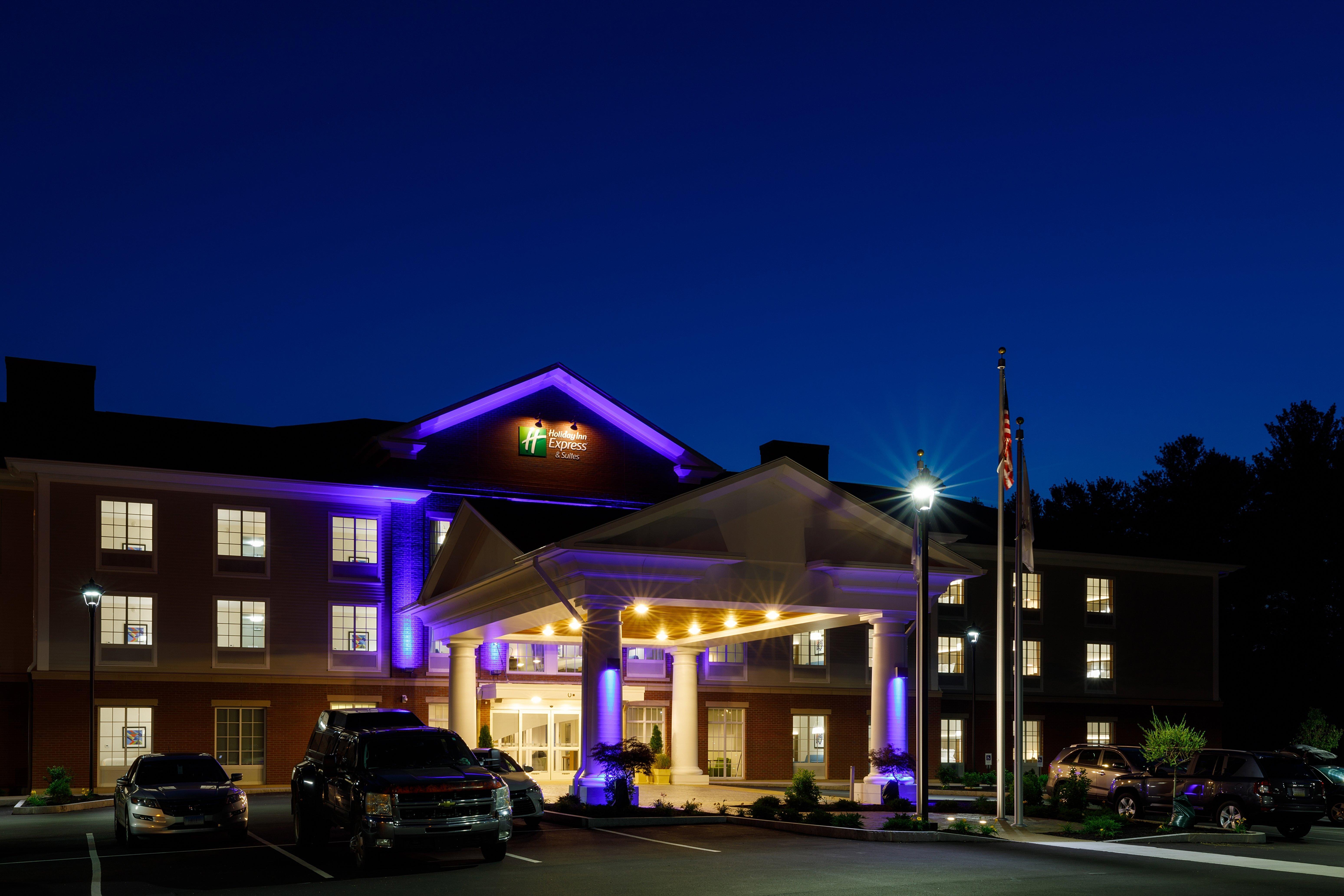 Holiday Inn Express & Suites - Sturbridge By Ihg Exteriör bild