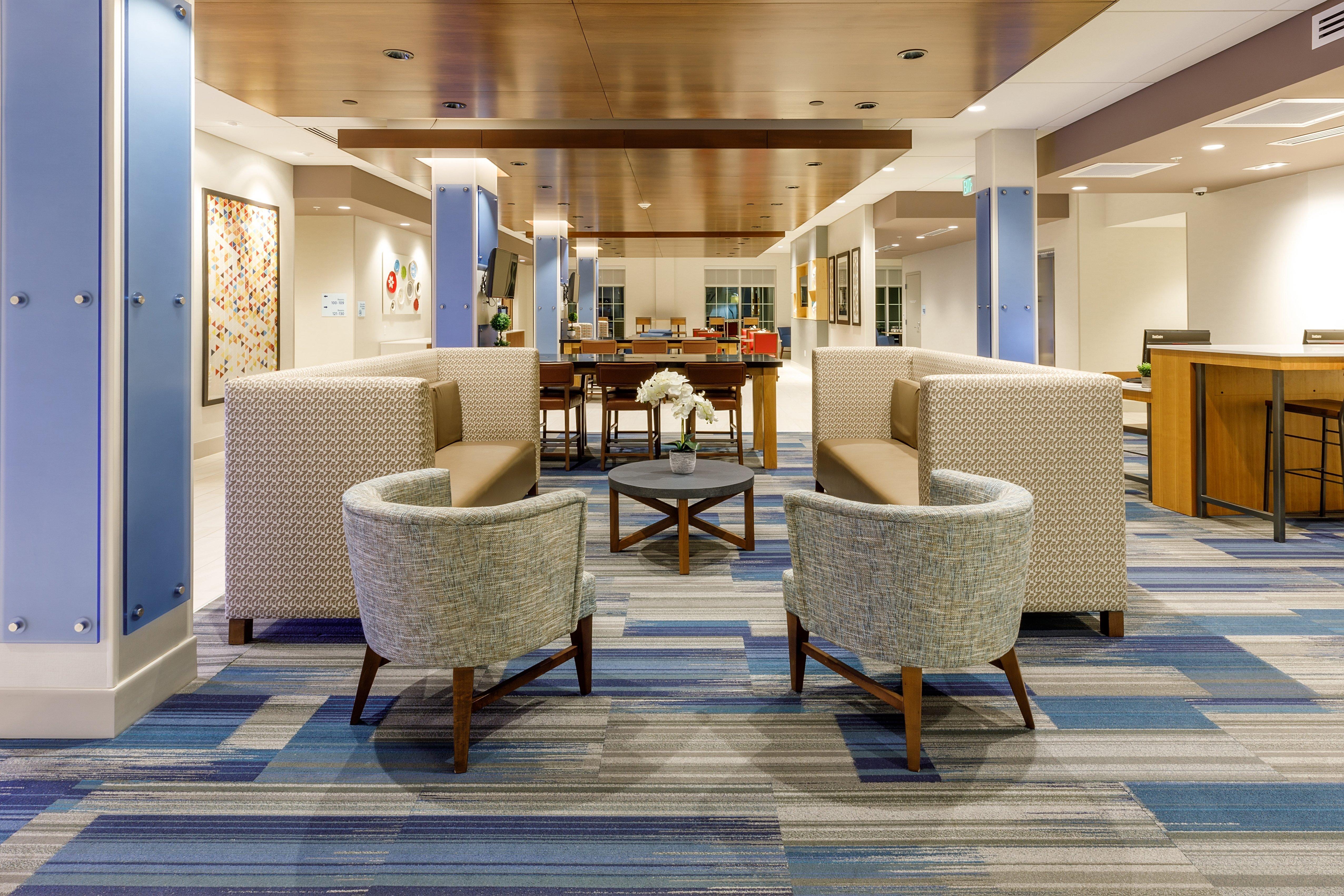 Holiday Inn Express & Suites - Sturbridge By Ihg Exteriör bild