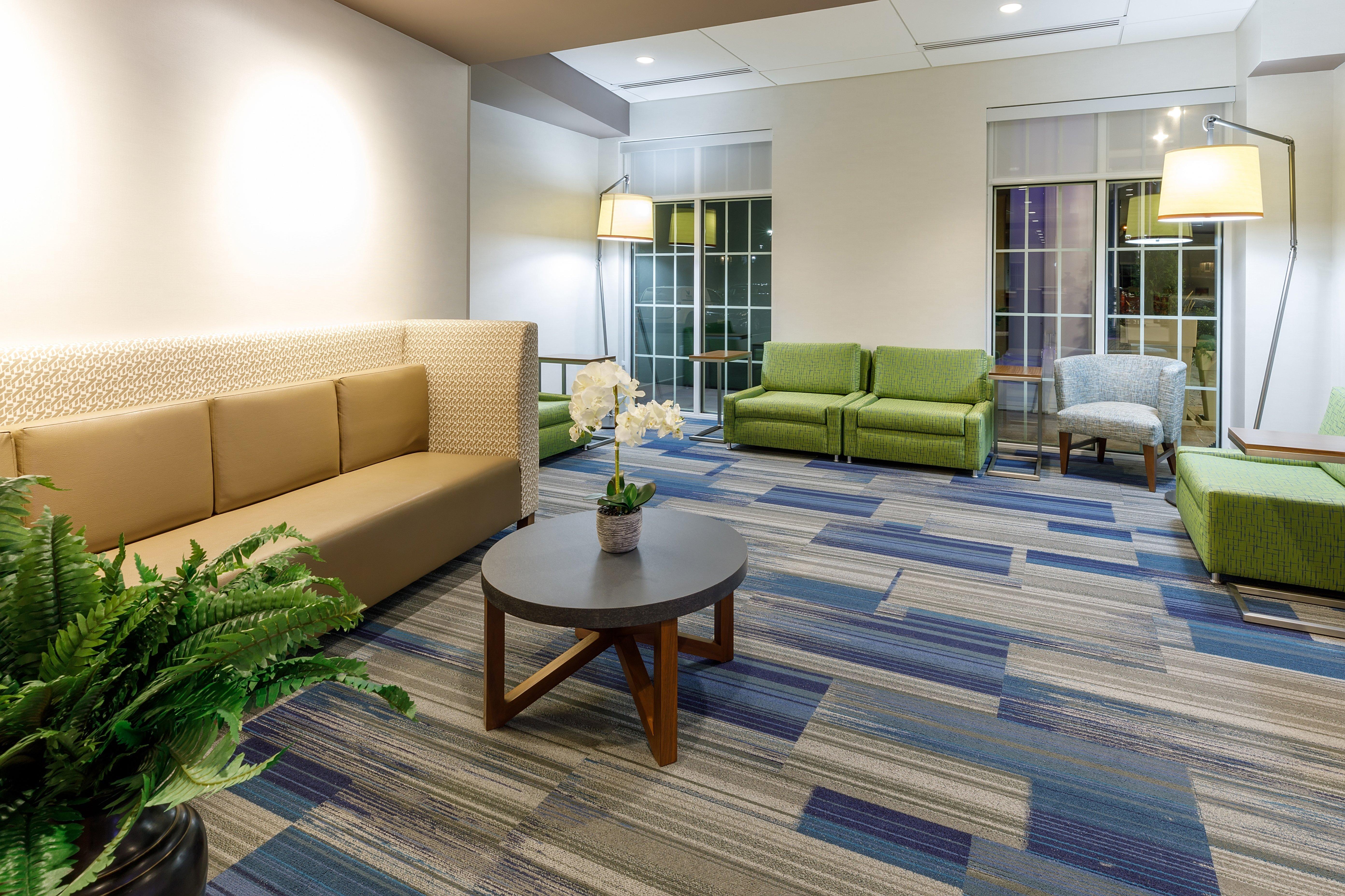 Holiday Inn Express & Suites - Sturbridge By Ihg Exteriör bild
