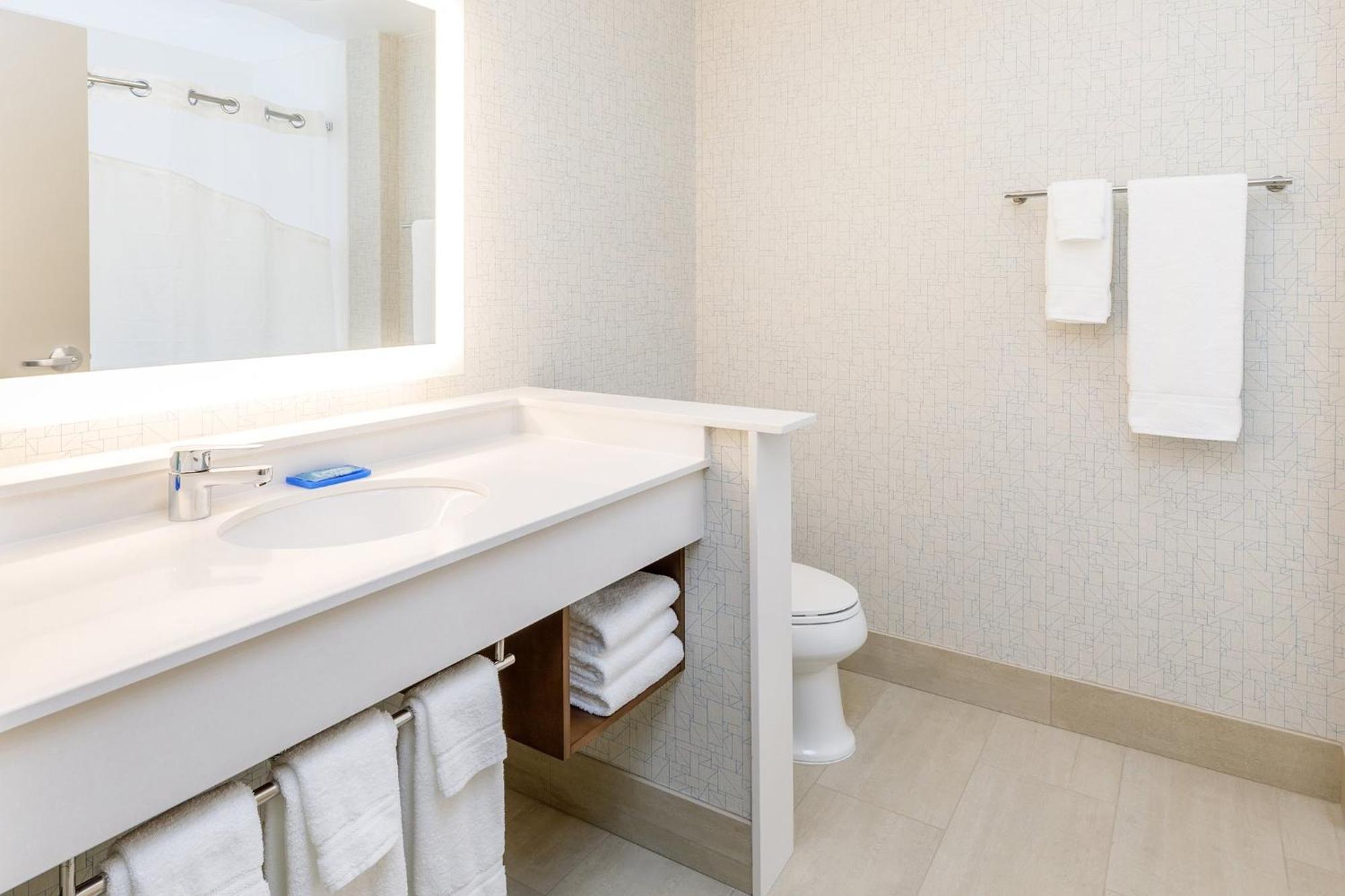 Holiday Inn Express & Suites - Sturbridge By Ihg Exteriör bild