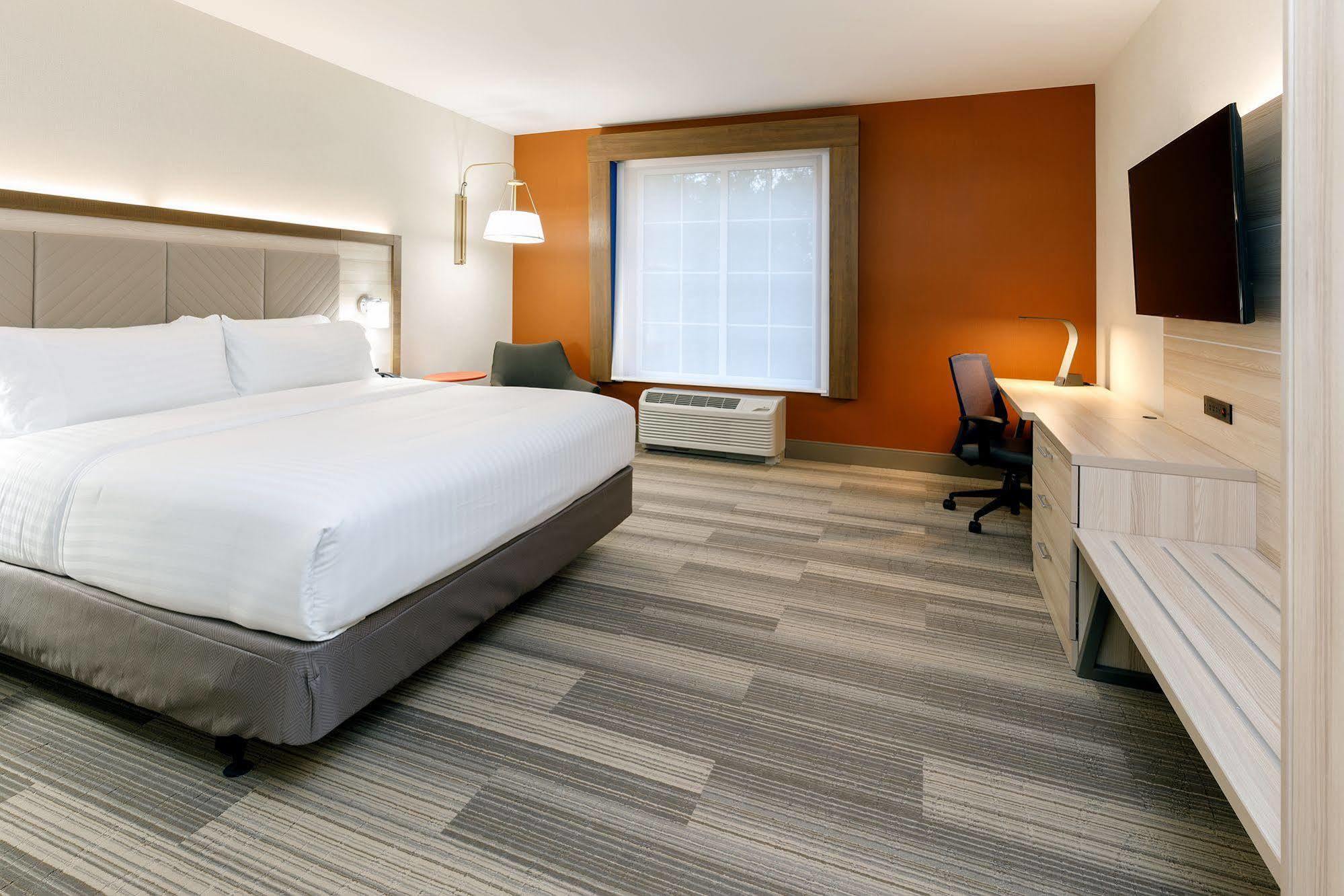 Holiday Inn Express & Suites - Sturbridge By Ihg Exteriör bild