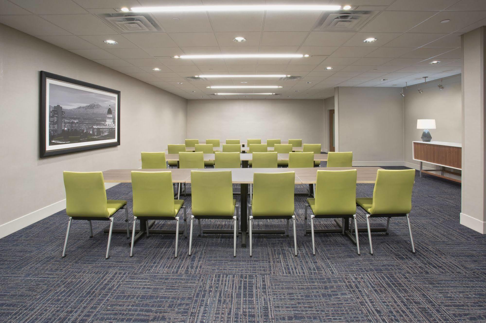 Holiday Inn Express & Suites - Sturbridge By Ihg Exteriör bild