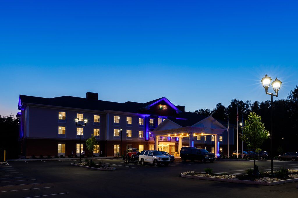 Holiday Inn Express & Suites - Sturbridge By Ihg Exteriör bild